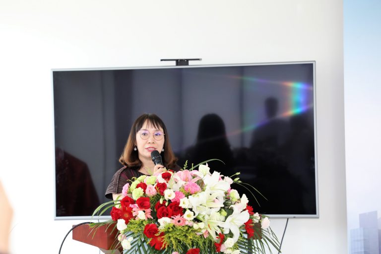 1640847023101373ijNR.jpeg 国产偷拍
总裁宋青女士-768x512.jpeg